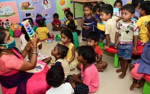 அங்கன்வாடி மையங்களுக்கு மழலையர் வகுப்பு மாற்றப்பட்டது ஏன்? - பள்ளிக்கல்வித் துறை விளக்கம்