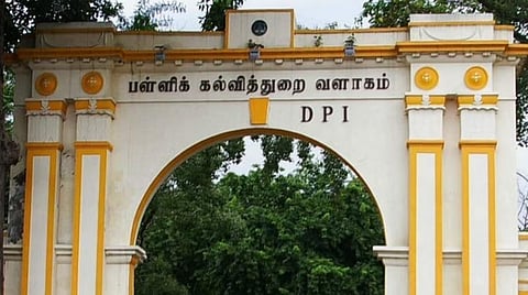 பள்ளிக் கல்வியும் எழுச்சியும்: உயர் கல்வியின் வீழ்ச்சியும்