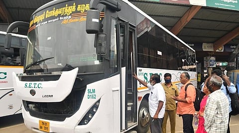 நடத்துநர் இல்லா விரைவு பேருந்துகள் இயக்க திட்டம்? - போக்குவரத்து துறையின் ஆபத்தான முயற்சிக்கு வலுக்கும் எதிர்ப்புகள்