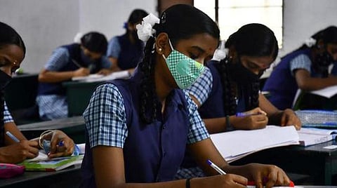 பிளஸ் 2 மாணவர்களுக்கு இன்று வகுப்புகள் தொடக்கம்