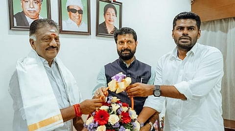 குடியரசுத் தலைவர் தேர்தல்: வேட்புமனு தாக்கலில் ஓபிஎஸ், இபிஎஸ் கலந்துகொள்ள பாஜக அழைப்பு