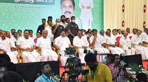 அதிமுக பொதுக்குழு விவகாரத்தில் மேல்முறையீட்டு மனு: விடிய விடிய நடந்த விசாரணையால் திருப்பம்