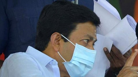 காலாவதியானது ஒருங்கிணைப்பாளர்கள் பதவி; ஓபிஎஸ் பொருளாளர், இபிஎஸ் தலைமை நிலையச் செயலாளர்: சி.வி.சண்முகம்