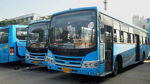 புதுச்சேரி அரசு பேருந்து ஊழியர்கள் போராட்டம்: 2-வது நாளாக பயணிகள் அவதி