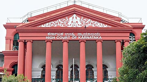பொது இடத்தில் இழிவுபடுத்தினால் மட்டுமே எஸ்சி, எஸ்டி பிரிவில் வழக்கு - கர்நாடக உயர் நீதிமன்றம் தீர்ப்பு