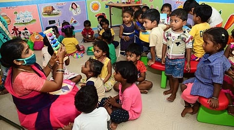 மழலையர் வகுப்பு சேர்க்கை தொடங்குவதில் குழப்பம்: அரசுப் பள்ளிகள் திருப்பி அனுப்புவதாக பெற்றோர் குற்றச்சாட்டு