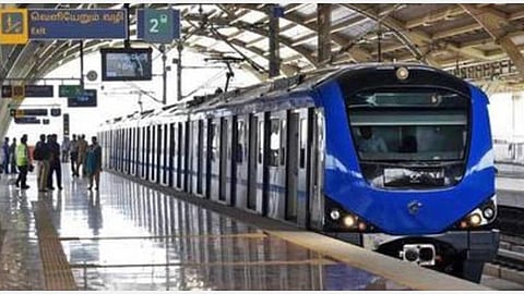மெட்ரோ ரயில் கதவுக்கு நடுவே பெண் சிக்கியது குறித்து அதிகாரிகள் விசாரணை