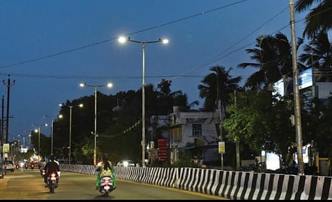 அலங்கார மின் விளக்குகளால் ஜொலிக்கப்போகும் திருச்சி மாநகராட்சி சாலைகள்