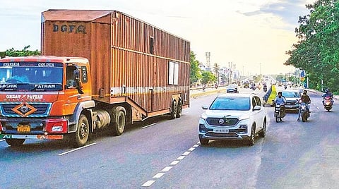 விவிஐபிக்கள் வருகைக்காக அகற்றப்பட்ட வேகத்தடை மீண்டும் வருமா? - வாகன ஓட்டிகள் வேண்டுகோள்