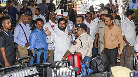 இறுதிக்கட்டத்தை நெருங்கும் மகாராஷ்டிரா அரசியல் நிலவரம் - கோவா திரும்பினர் அதிருப்தி எம்எல்ஏக்கள்