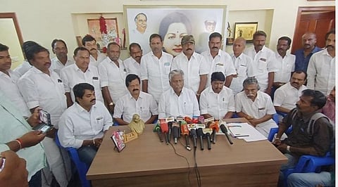கிருஷ்ணகிரியில் கே.பி.முனுசாமி.