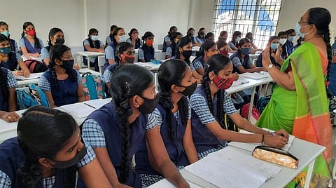 உயர் நீதிமன்றம் மதுரைக் கிளை.