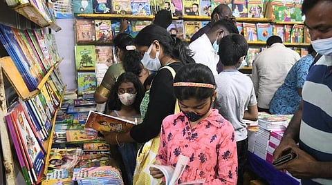அனைத்து மாவட்டங்களிலும் புத்தகக் காட்சி நடத்த ரூ.4.96 கோடி: தமிழக அரசு உத்தரவின் முழு விவரம்