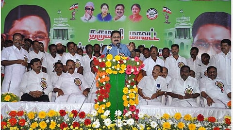 “வீழ்ச்சியை நோக்கிச் செல்லும் அதிமுக இனி தேறாது” - டிடிவி தினகரன் கருத்து