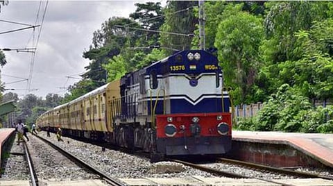 அரக்கோணம் - வேலூர் கன்டோன்மெட் இடையே மெமு விரைவு சிறப்பு ரயில் இயக்கம்