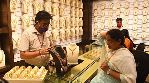 5 நாட்களுக்கு பிறகு சரிந்த தங்கம் விலை: இன்றைய நிலவரம் என்ன?
