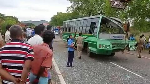 விபத்துக்குள்ளான பேருந்து