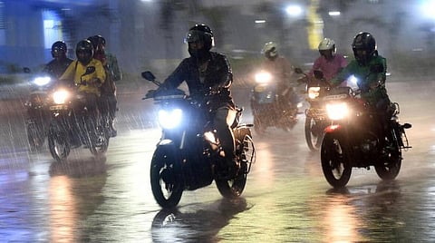 வானிலை முன்னறிவிப்பு: தமிழகத்தில் 5 மாவட்டங்களில் கனமழை பெய்ய வாய்ப்பு 