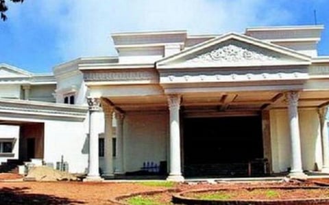 கோடநாடு கொலை, கொள்ளை வழக்கு விவகாரம்: தொழிலதிபர் ஆறுமுகசாமியிடம் போலீஸார் விசாரணை