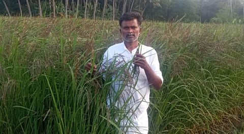 விவசாயி கருணாகரன்.