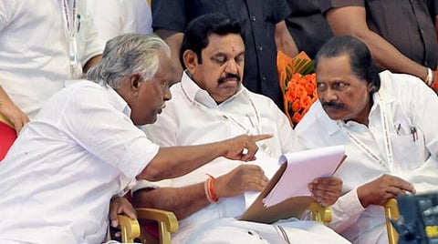 பொதுக்குழு மேடையில் இபிஎஸ்