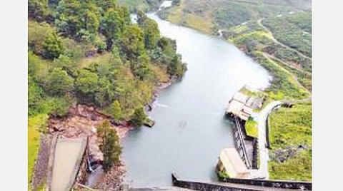 தொடர் மழையால் நீருடன் சேறும் சகதியும் கலப்பு: கெத்தை, குந்தா அணைகளில் மின் உற்பத்தி பாதிப்பு