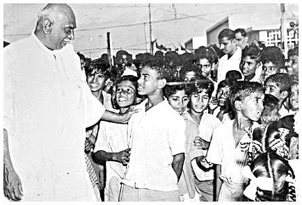 இரண்டு மலைகளை இணைத்து 104 அடி உயரத்தில் தொட்டி பாலம்! - ஆசியாவிலே மிகப்பெரியது