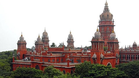 ஆகம விதிகளை பின்பற்றும் கோயில்களை அடையாளம் காண ஓய்வுபெற்ற நீதிபதி தலைமையில் குழு அமைக்க வேண்டும்: தமிழக அரசுக்கு உயர் நீதிமன்றம் உத்தரவு