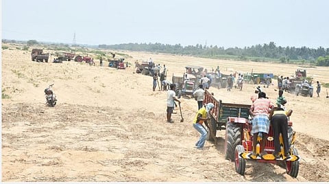 புதிதாக 9 மணல் குவாரிகள்: 30 குவாரிகளில் மணல் அள்ளும் முறையில் மாற்றம்:  சுற்றுச்சூழல் அனுமதி கோரியது நீர்வளத்துறை