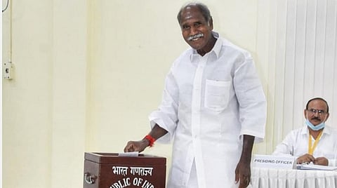 இன்று நடைபெற்ற குடியரசுத் தலைவர் தேர்தலில் புதுச்சேரி முதல்வர் ரங்கசாமி வாக்களித்தார்.