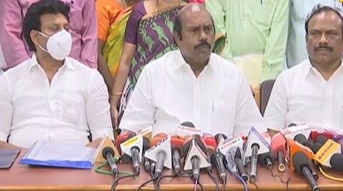 “3,000 மாணவர்களின் ஆவணங்கள், 67 வாகனங்கள் எரிப்பு” - கள்ளக்குறிச்சியில் ஆய்வுக்குப் பின் அமைச்சர் ஏ.வ.வேலு தகவல்