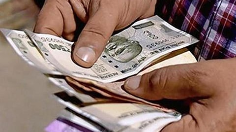 வெளிநாட்டில் வேலை வாங்கி தருவதாக 126 பேரிடம் ரூ.60 லட்சம் மோசடி