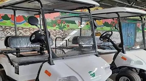 முதியோர், மாற்றுத் திறனாளி பயணிகள் வசதிக்காக முக்கிய ரயில் நிலையங்களில் பேட்டரி கார்களை அதிகரிக்க நடவடிக்கை