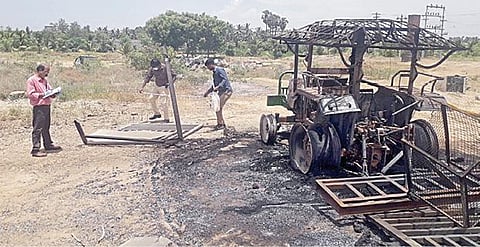 வன்முறைக் கும்பல் சூறையாடிய சின்னசேலம் தனியார் பள்ளியில் ஆய்வு மேற்கொண்ட தடய அறிவியல் நிபுணர்கள்.
