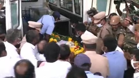 “இனி உன்னை என்னைக்கு பாக்கபோறேன்” - 11 நாட்களுக்குப் பிறகு சின்னசேலம் மாணவியின் உடல் பெற்றோரிடம் ஒப்படைப்பு