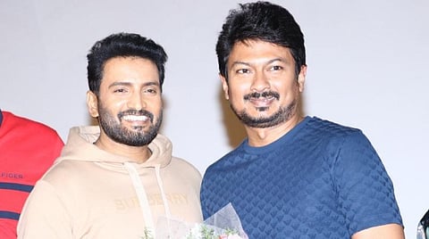 “என்னை நடிகனாக மக்கள் ஏற்றுக்கொண்டதற்கு சந்தானம்தான் காரணம்” - உதயநிதி