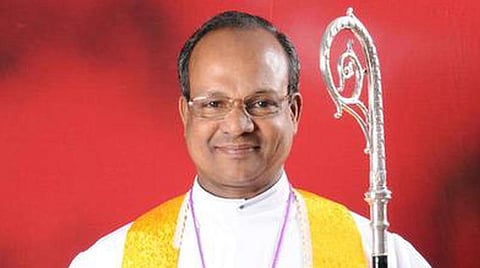 கேரள மருத்துவக் கல்லூரி முறைகேடு - பிரிட்டன் செல்ல முயன்ற பேராயர் தடுத்து நிறுத்தம்