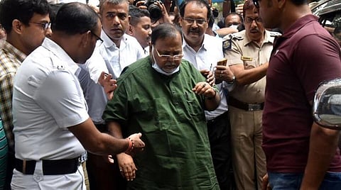 மேற்குவங்க ஆசிரியர் நியமன ஊழல் வழக்கில் அமைச்சரிடம் தீவிர விசாரணை