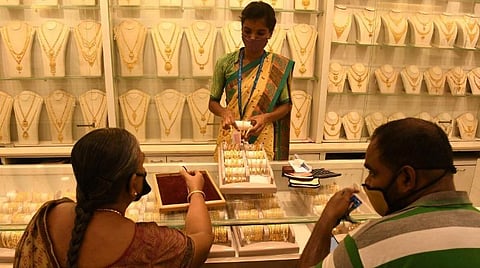 தங்கம் விலை உயர்வு: இன்றைய நிலவரம் என்ன?