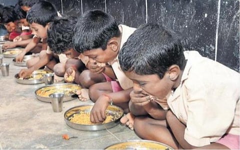 அரசுப் பள்ளிகளில் காலை சிற்றுண்டி; அரசாணை வெளியீடு: 5 நாட்கள் மெனு விவரம்