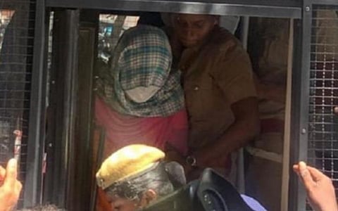 சின்னசேலம் பள்ளி மாணவி வழக்கில் கைதான 5 பேரும் நள்ளிரவில் நீதிமன்றத்தில் ஆஜர்படுத்தி மீண்டும் சிறையில் அடைப்பு