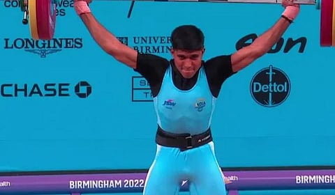 CWG 2022 | இந்தியாவுக்கு முதல் பதக்கம் - பளுதூக்கும் போட்டியில் சங்கேத் மகாதேவுக்கு வெள்ளி