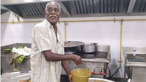 ''வாழ்க்கை தந்த வலியே என்னை வளர்த்தது' - சமையல் கலையில் அசத்தும் 74 வயது முதியவரின் அனுபவப் பகிர்வு
