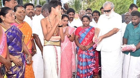 ஆத்தூர் அருகே ஊராட்சி ஒன்றிய அலுவலகத்திற்கு புதிய கட்டிடடம் கட்ட அடிக்கல் நாட்டிய அமைச்சர் ஐ.பெரியசாமி. 