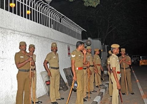 சென்னை அண்ணா சாலையில் உள்ள அமெரிக்க தூதரகத்துக்கு கூடுதல் பாதுகாப்பு