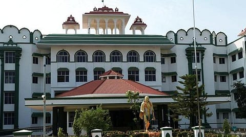 உயர் நீதிமன்றம் கிளை மதுரை.