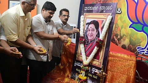 முன்னாள் அமைச்சர் சுஷ்மா நினைவு நாள் - அமித் ஷா, ராஜ்நாத், ஜெய்சங்கர் மரியாதை