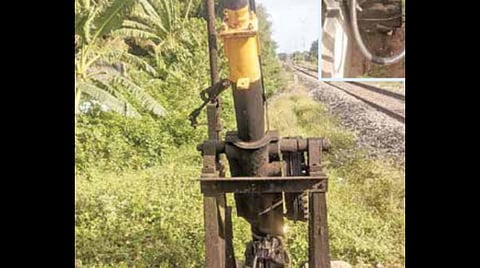 சென்சார் உதவியுடன் கண்காணிக்கப்படும் ரயில்வே கேட்:  முதன்முறையாக திருச்சி கோட்டத்தில் அறிமுகம்