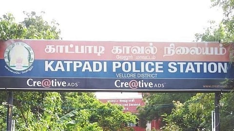 வேலூர் | சிறுமிக்கு தொந்தரவு கொடுத்த முதியவர் கைது