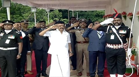சுதந்திர தின விழா | புனித ஜார்ஜ் கோட்டையில் தேசியக் கொடியை ஏற்றினார் தமிழக முதல்வர் ஸ்டாலின்